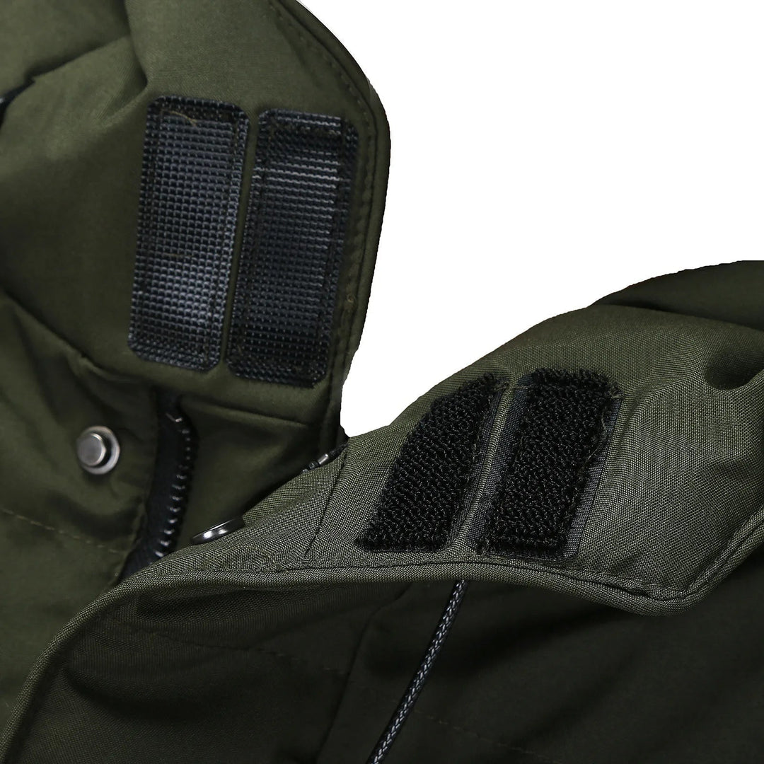 Cappotto invernale trapuntato uomo, stile puffer con cappuccio, ideale per affrontare il freddo.