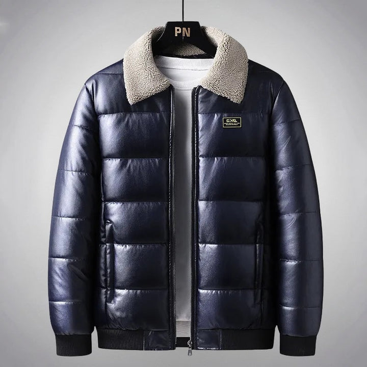 Giacca da uomo invernale, un capo d'abbigliamento caldo e di moda con colletto per stile casual ed eleganza.