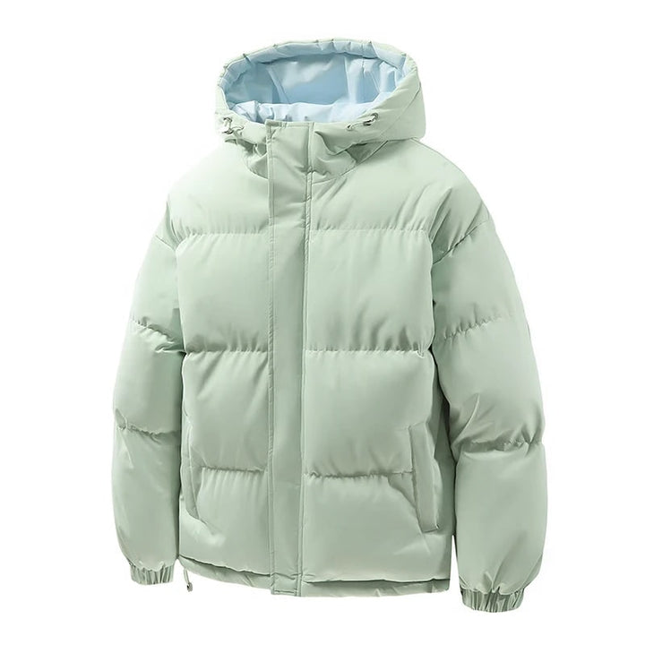 Giacca puffer uomo stile urbano con cappuccio, design moderno per l'inverno, perfetta per il comfort cittadino.
