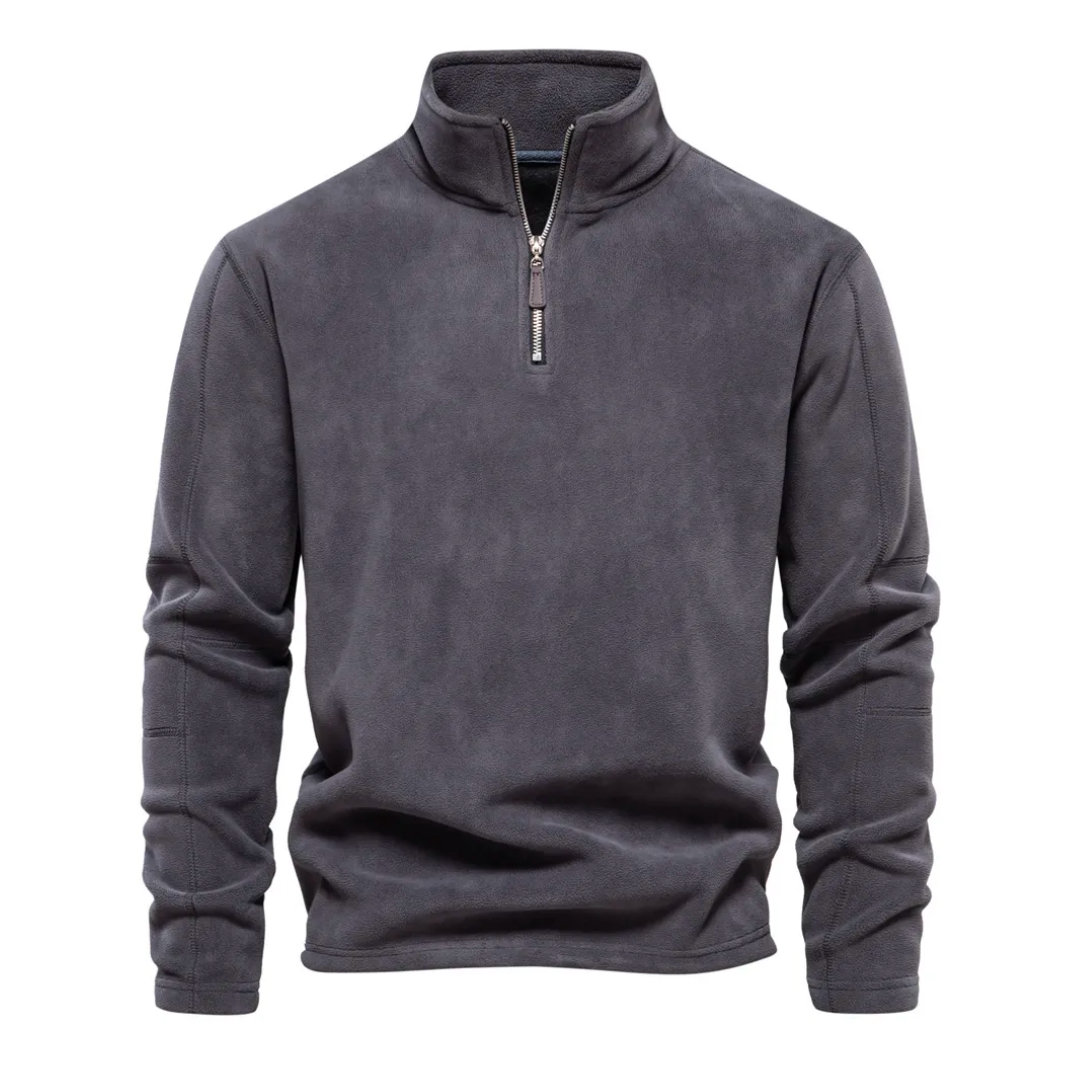 Felpa uomo elegante con zip a un quarto e collo alto, perfetta per un look casual-chic e moda maschile moderna.