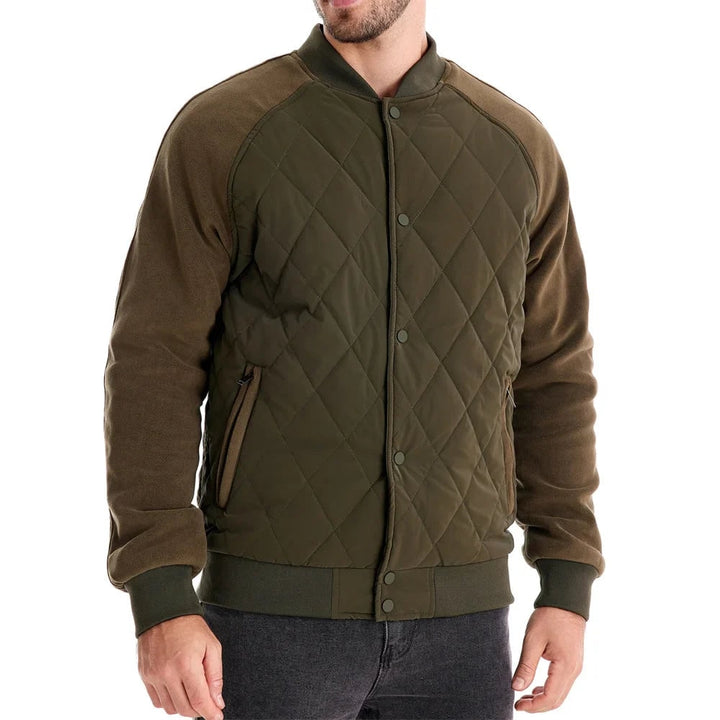 Elegante giubbotto bomber uomo trapuntato, perfetto per la mezzastagione e uno stile sportivo chic.