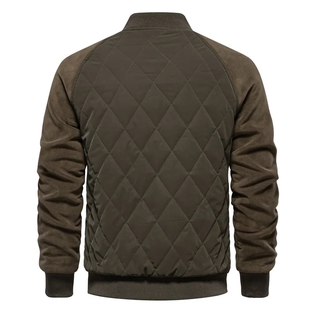 Confortevole bomber uomo trapuntato, design moderno con maniche raglan in pile, per un tocco sportivo.