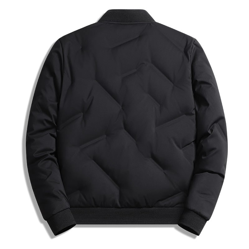 Giacca bomber trapuntata da uomo, essenziale per autunno e inverno. Calda, con zip e bordi a costine.