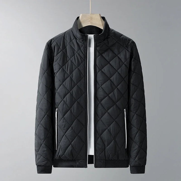 Bomber uomo trapuntato caldo e versatile, ideale per l'inverno. Stile maschile casual e confortevole.