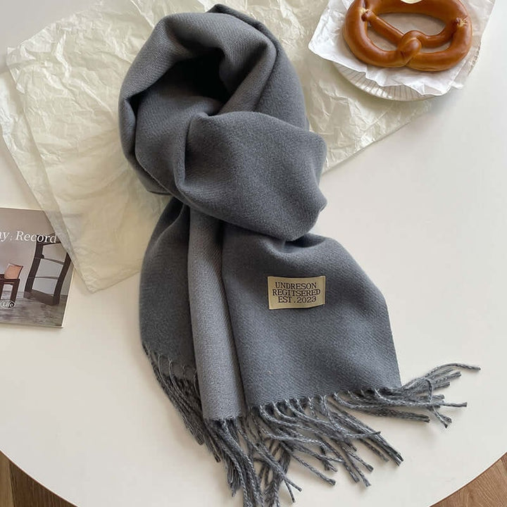 Essenziale per l'inverno: sciarpa uomo reversibile bicolore con frange, calore e moda.