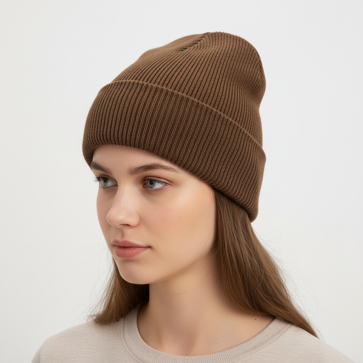 Cuffia da uomo in maglia a costine, calda e comoda, ideale per l'inverno casual.