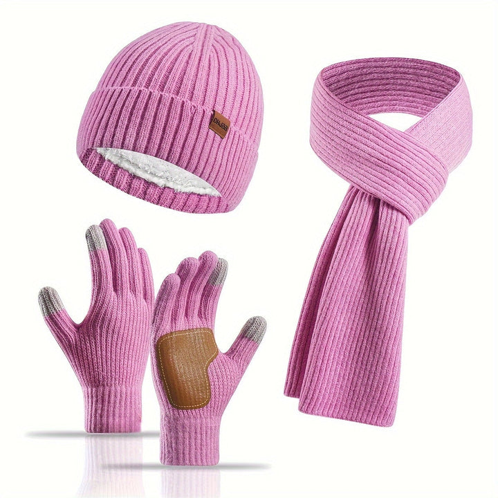 Set accessori uomo: guanti touchscreen, sciarpa e berretto in pile per un inverno connesso e caldo.