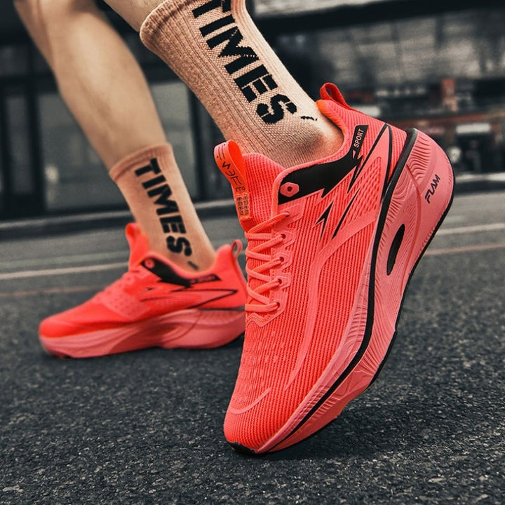 Scarpe da allenamento uomo con tecnologia ammortizzante per un comfort duraturo in ogni sport e attività.
