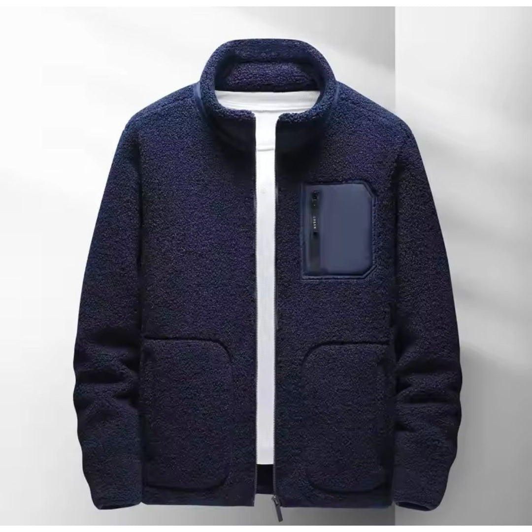 Giacca da uomo in morbido sherpa per calore e comfort, con chiusura a zip e design casual.