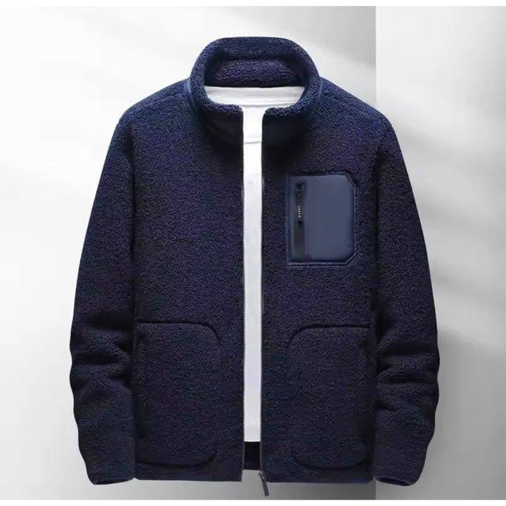 Giacca da uomo in morbido sherpa per calore e comfort, con chiusura a zip e design casual.