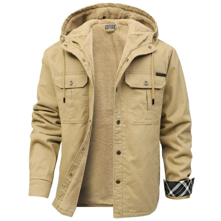 Giacca uomo stilosa, casual, per l'inverno, con cappuccio protettivo e pratica chiusura a scatto. Moda e comfort.