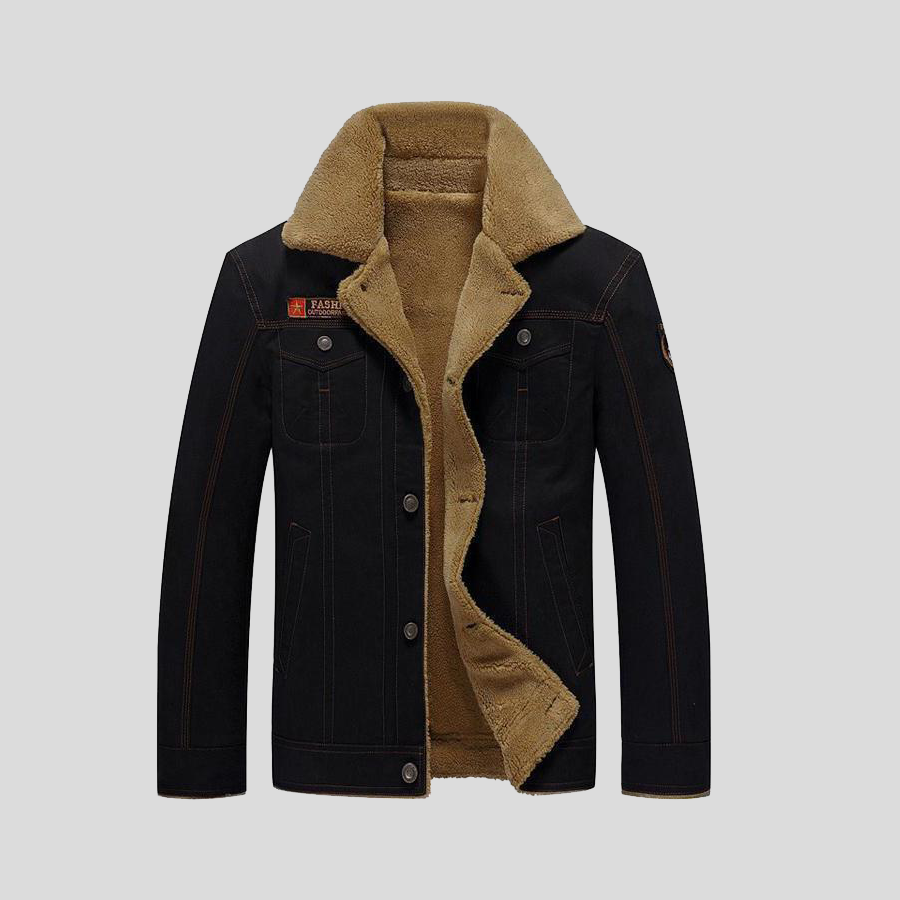 Giacca invernale uomo, robusta e funzionale. Ideale per comfort e stile casual nell'outerwear maschile.
