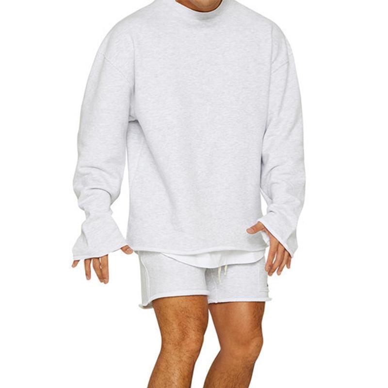 Set lounge uomo premium, completo oversize morbido con felpa e pantaloncini per un comfort supremo.