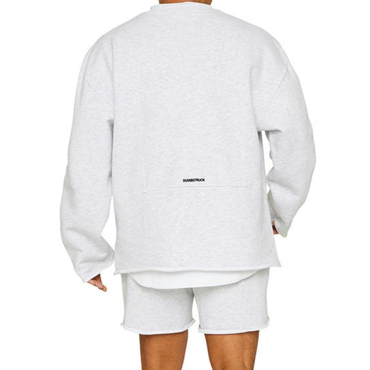 Completo relax uomo oversize, set lounge con felpa e pantaloncini morbidi per il massimo benessere.