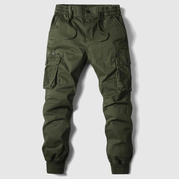 Pantaloni jogger cargo slim fit da uomo, bordeaux, con coulisse in vita e polsini affusolati. Comfort e stile.