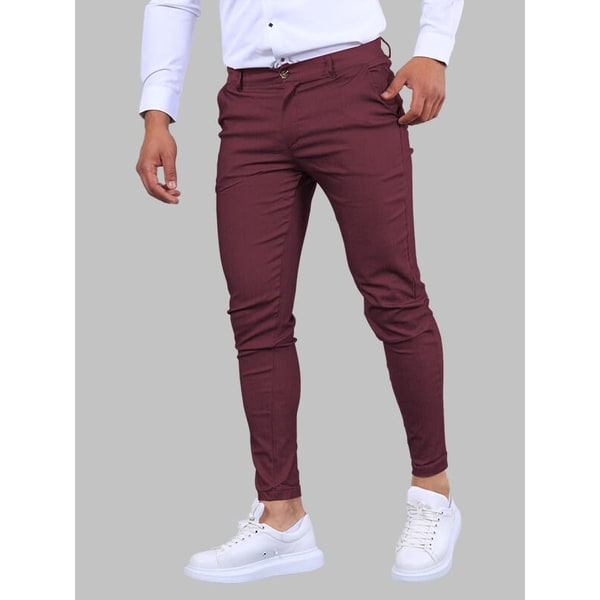 Pantaloni chino uomo slim fit, elasticizzati in cotone, perfetti per comfort e stile moderno casual.