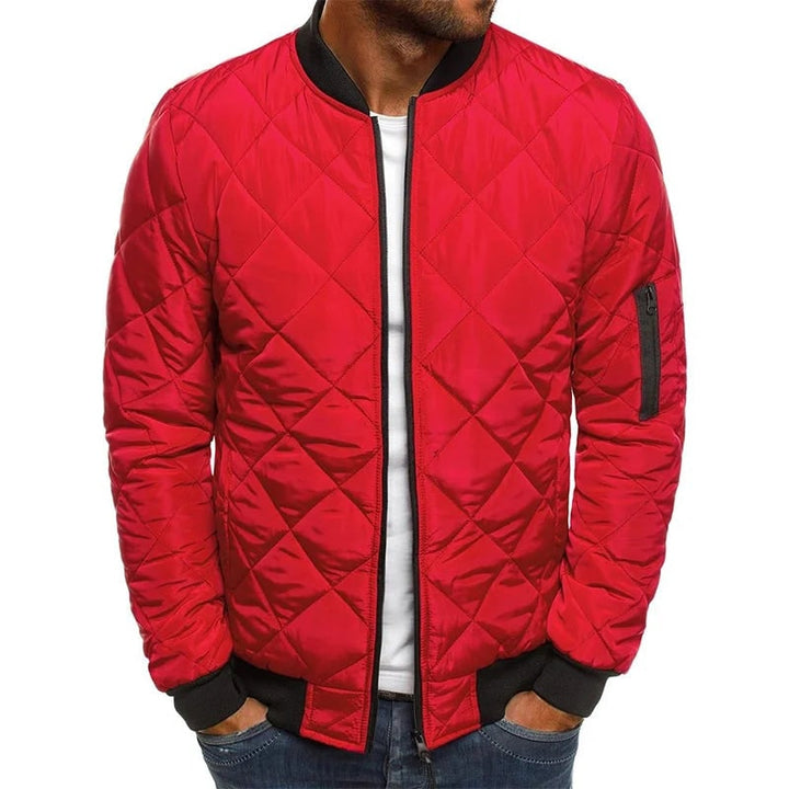 Abbigliamento uomo: giacca bomber trapuntata slim fit, un capo spalla ideale per outfit sportivi e casual.