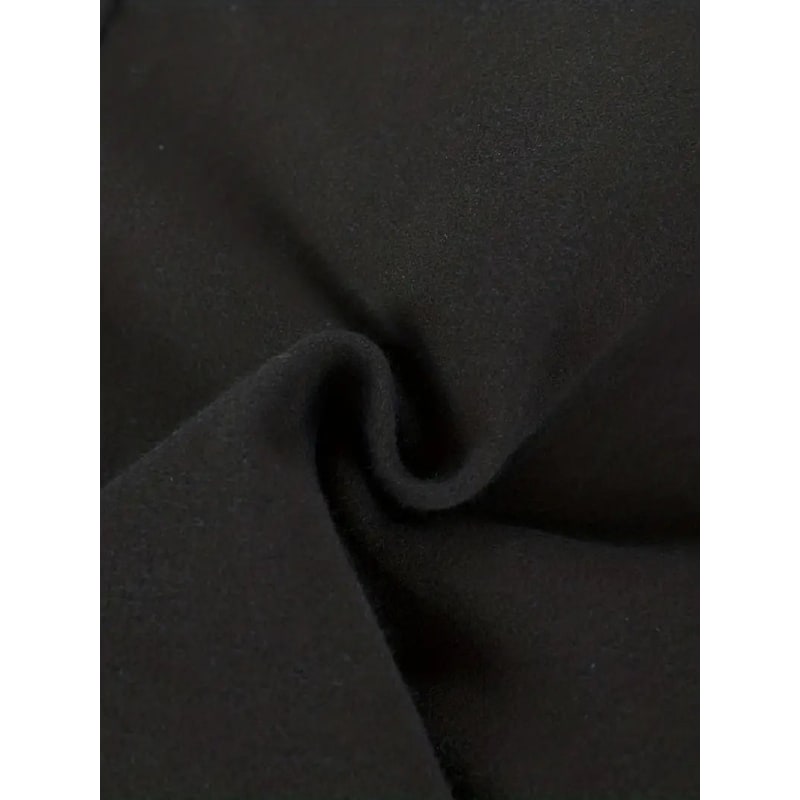 Cappotto uomo slim-fit lungo e moderno, con rever scalato. Ideale per un look elegante e casual smart.