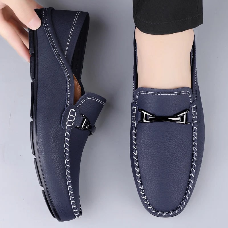 Mocassini slip-on uomo casual in pelle stile italiano, ideali per tempo libero e guida. Comfort.