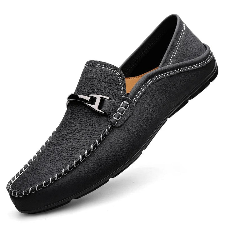 Mocassini uomo comfort con punta moc toe, ideali per guida e tempo libero, in materiale premium.