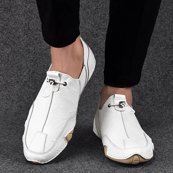 Scarpe uomo slip-on casual, design moderno e massima comodità. Ideali per un look elegante ma rilassato.