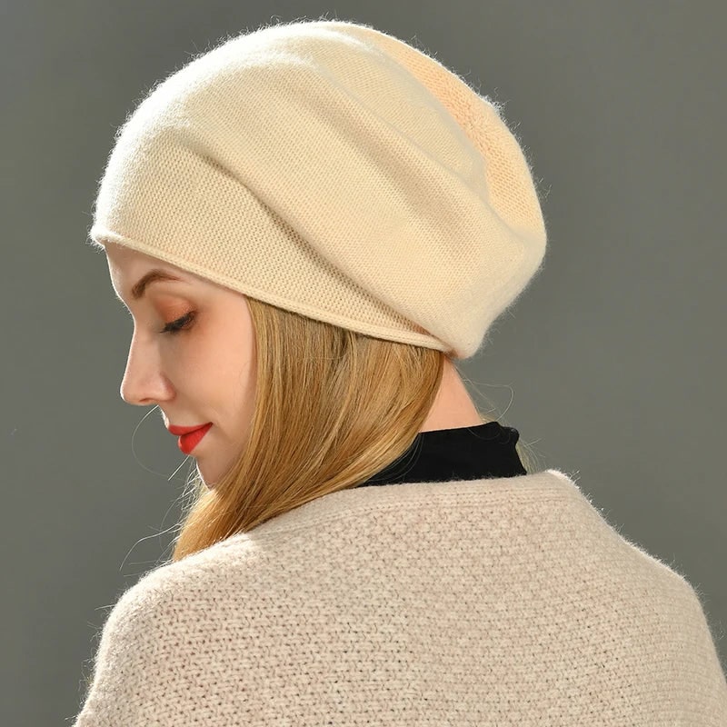 Beanie invernale da uomo in cashmere ultra morbido, ideale per un look caldo e confortevole.