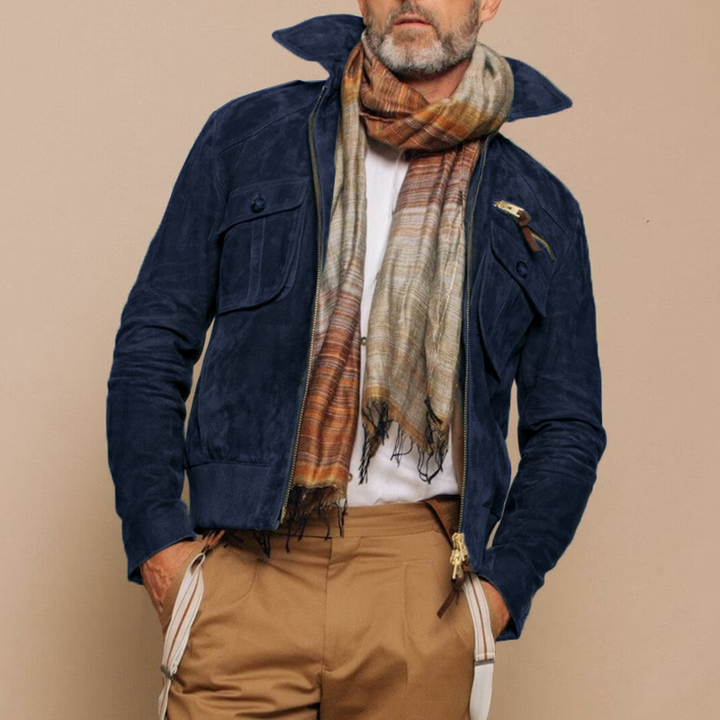 Look smart casual con questa giacca bomber uomo. Abbigliamento maschile con colletto a punta e tasche.