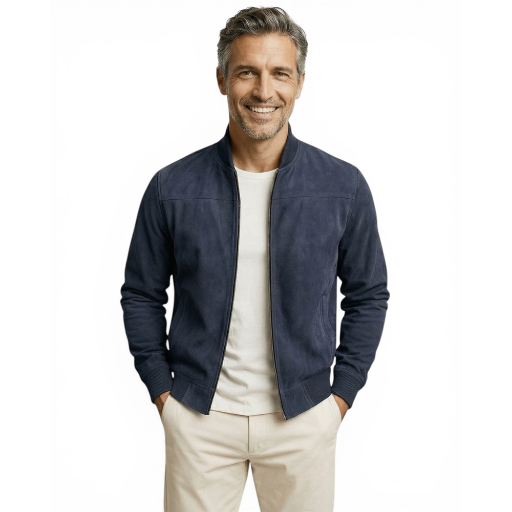 Giacca bomber uomo elegante nera con zip frontale, collo e polsini a costine, perfetta per stile casual-chic.