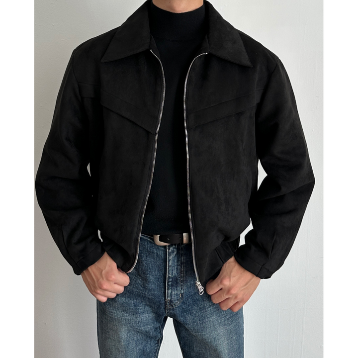 Giacca bomber da uomo, moderna e funzionale, con collo alto a cerniera e orlo elasticizzato.