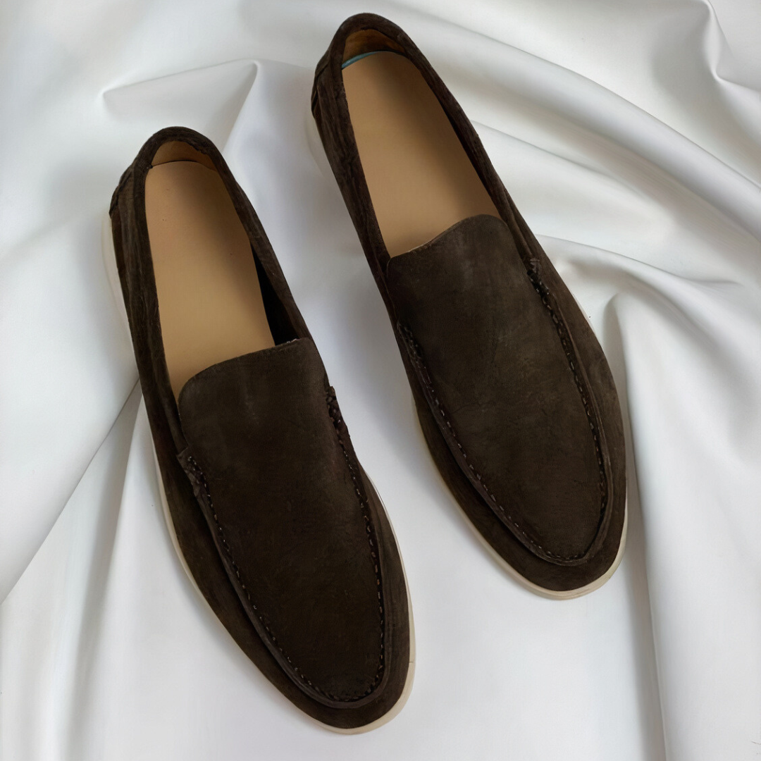Scarpe uomo mocassini slip-on neri, perfette per stile maschile elegante e comfort tutto il giorno.