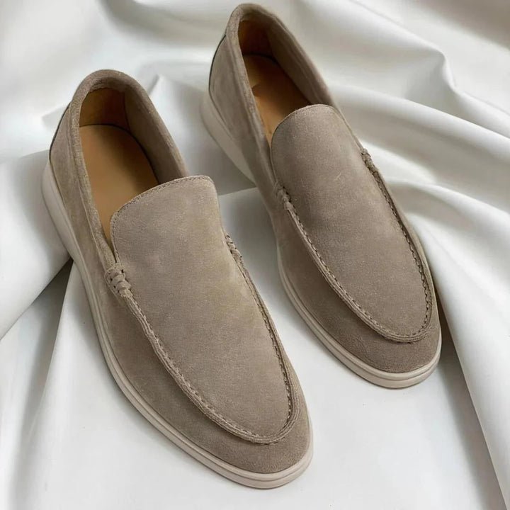 Scarpe mocassino uomo casual eleganti, in morbida pelle scamosciata, con suola antiscivolo e stile versatile.