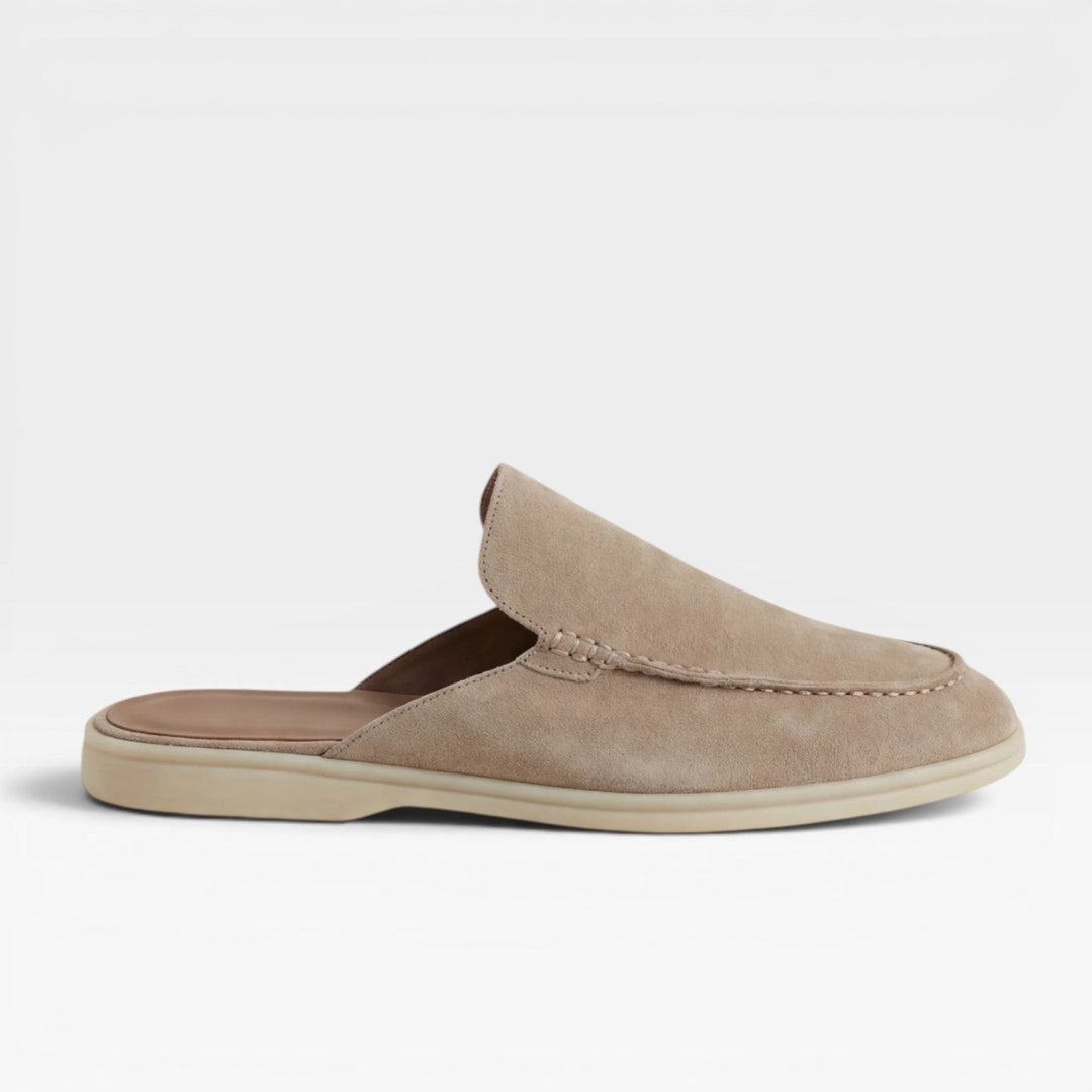 Mocassini uomo slip-on neri, comfort e stile casual. Punta mocassino e plantare imbottito.