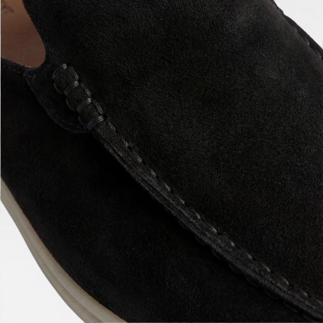 Mocassini uomo comfort, modello slip-on con plantare imbottito e design punta mocassino.