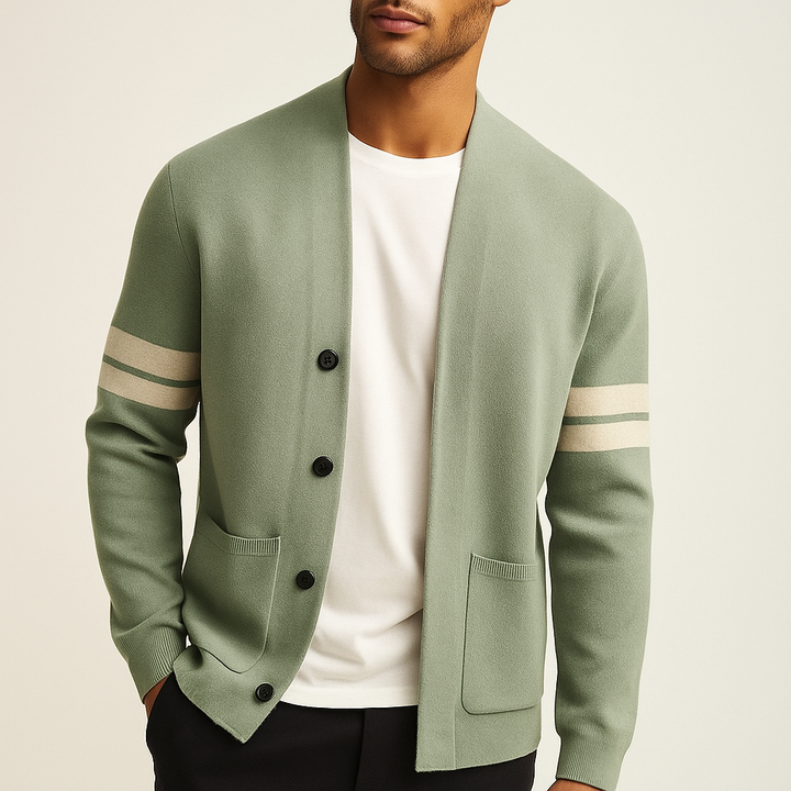 Cardigan uomo lavorato a maglia con strisce sulle maniche, ideale per un look casual ed elegante.