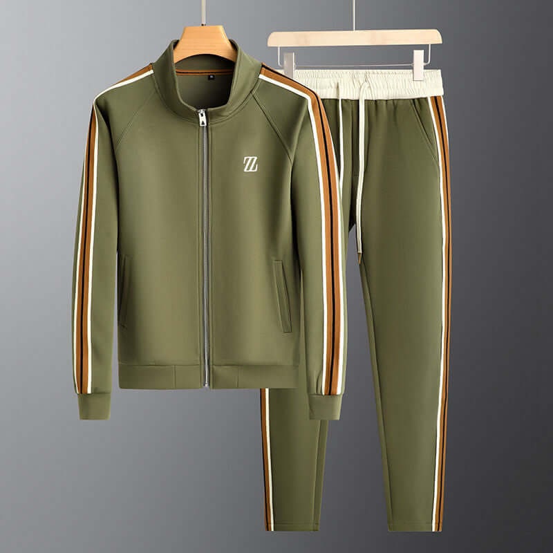 Completo sportivo uomo confortevole, giacca full zip e pantaloni tuta per jogging e abbigliamento casual.