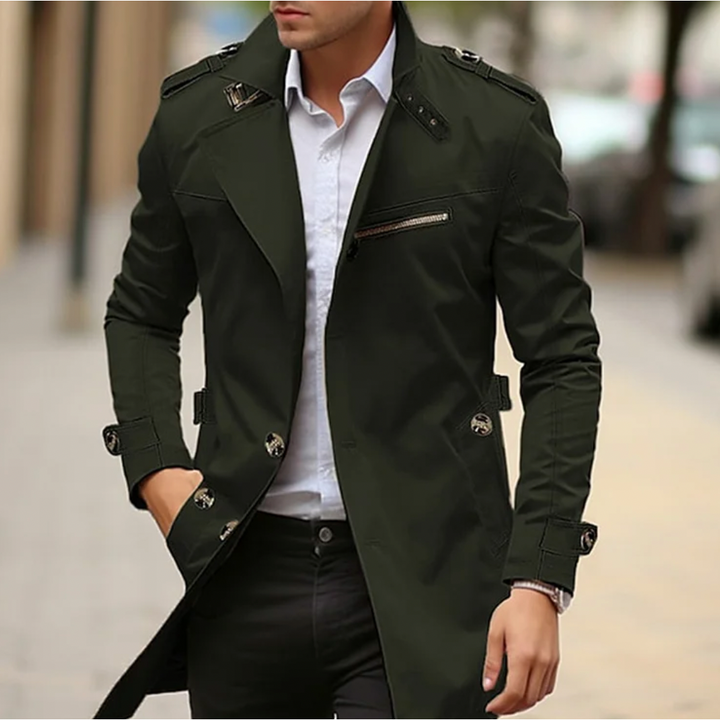 Soprabito uomo elegante slim fit, trench classico per un look sofisticato. Moda uomo.