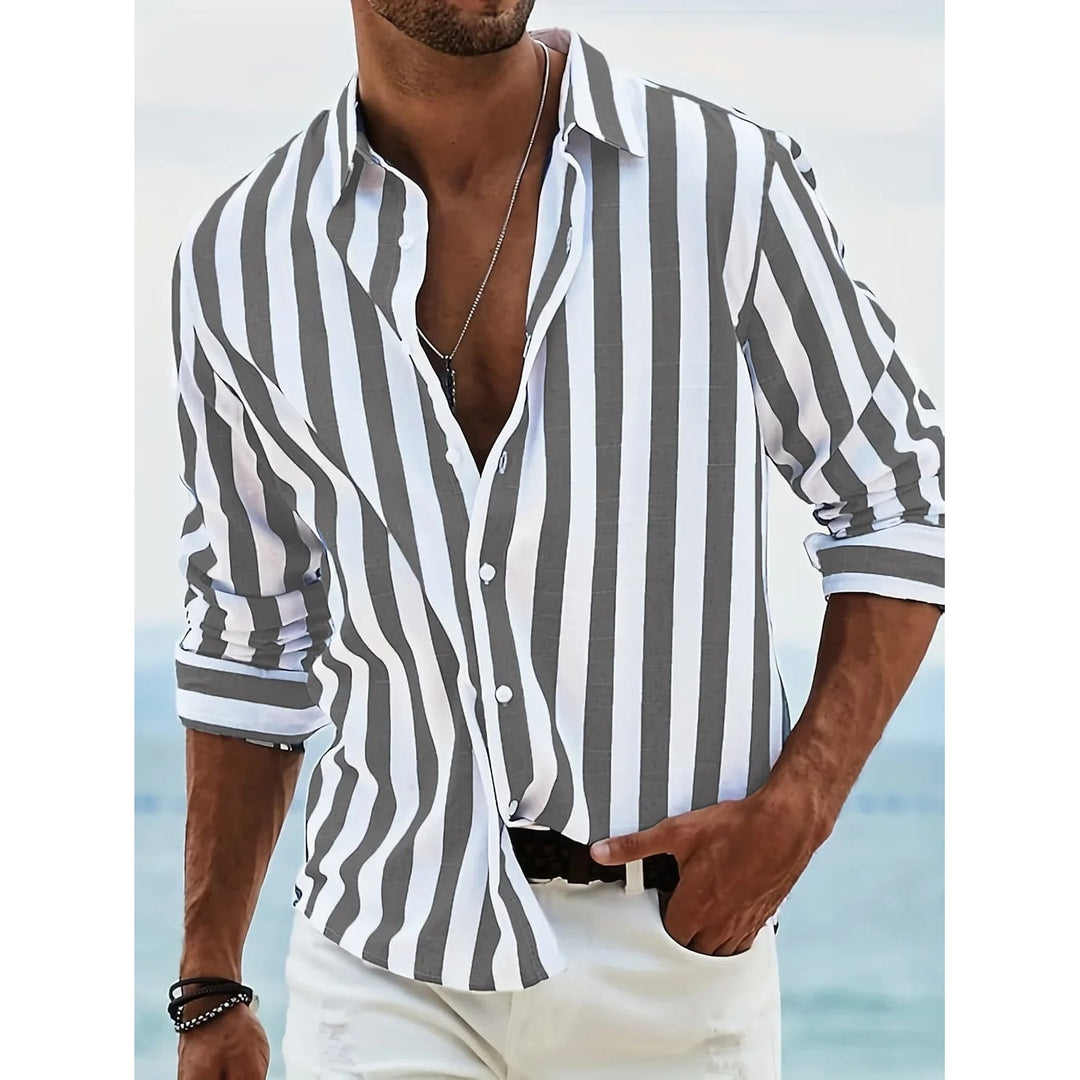 Camicia a righe verticali da uomo con manica lunga. Vestibilità rilassata, ideale per un look disinvolto.