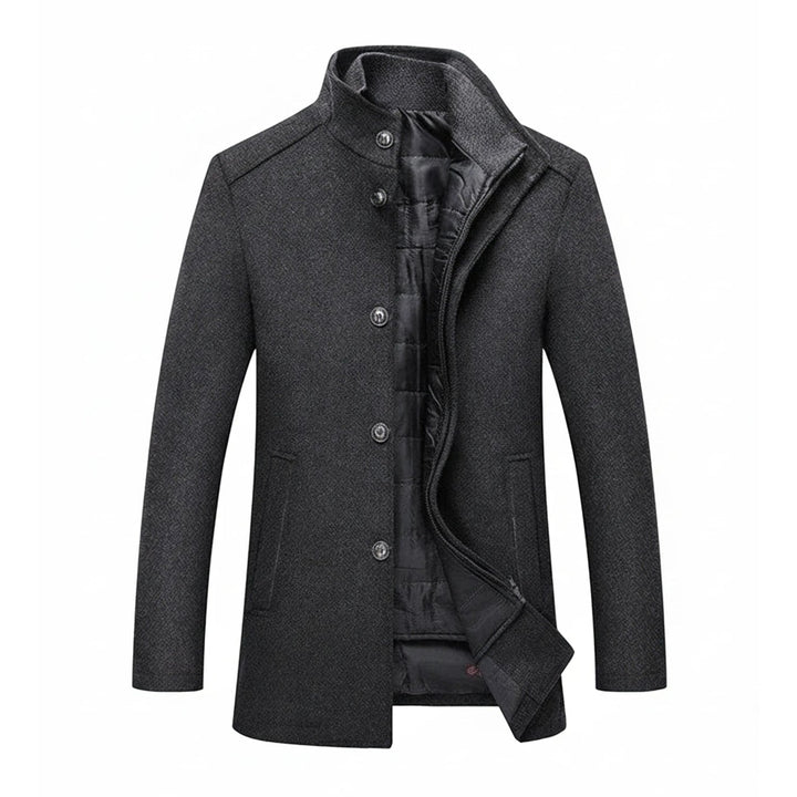 Soprabito uomo slim fit con collo alto, interno trapuntato. Perfetto per look casual chic o eleganti invernali.