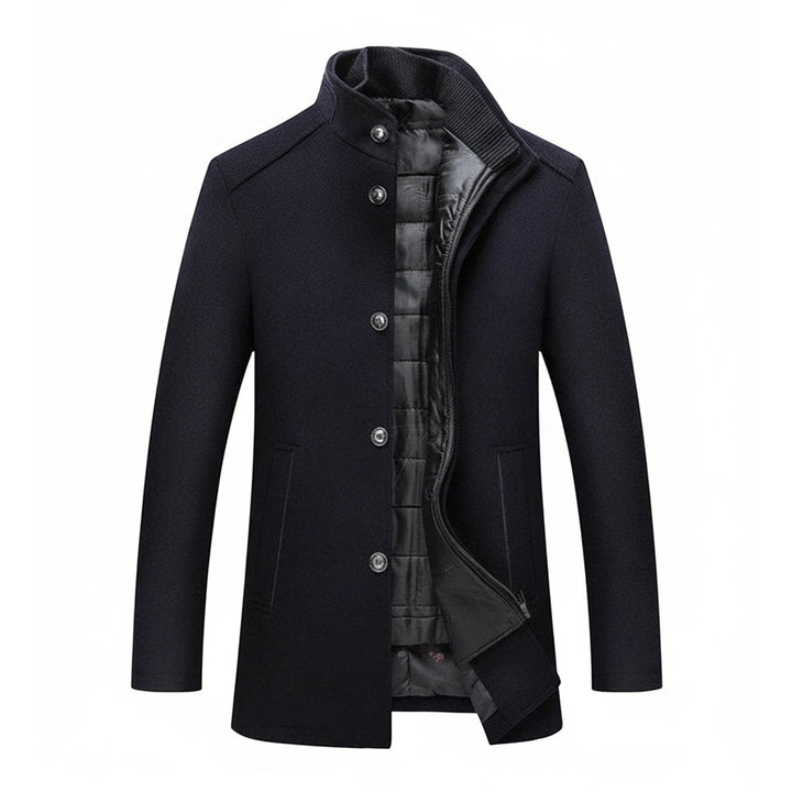 Giacca invernale uomo elegante, taglio slim fit e collo alto. Capospalla trapuntato, ideale per moda uomo.