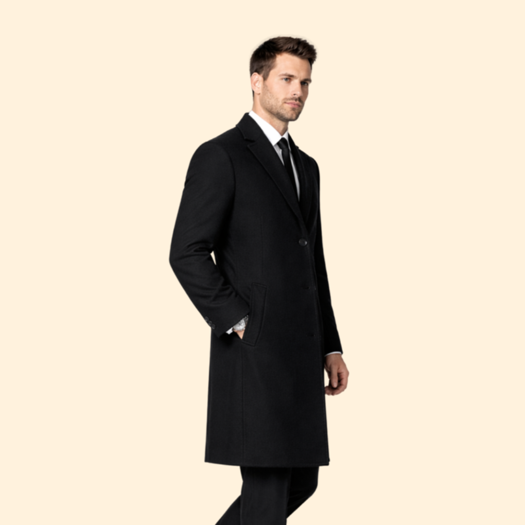 Capospalla uomo elegante per inverno, design monopetto e rever scanalato. Essenziale moda uomo.