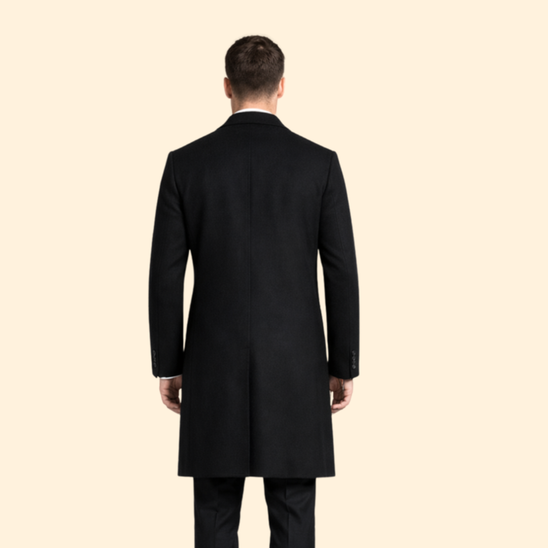 Cappotto uomo formale monopetto, lungo e raffinato. Perfetto per look d'ufficio e serate eleganti.