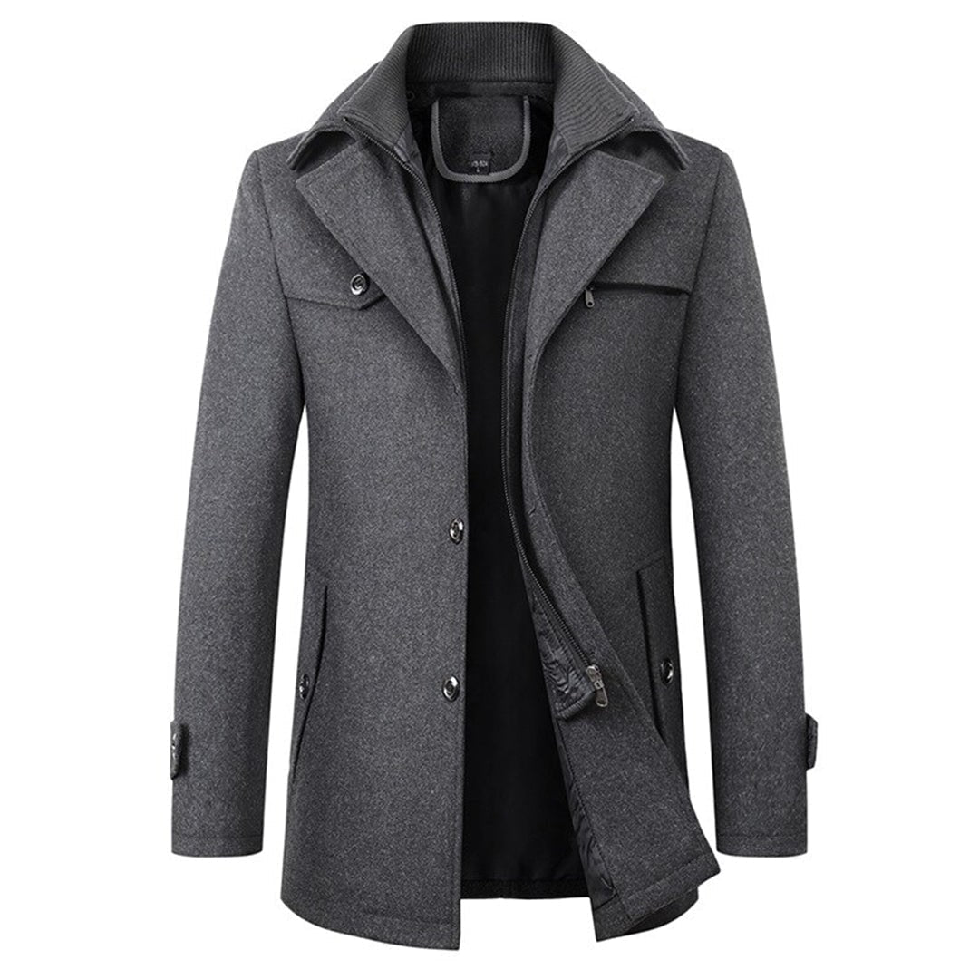 Elegante pea coat da uomo, caldo e confortevole. Ideale abbigliamento invernale per stile casual o formale.