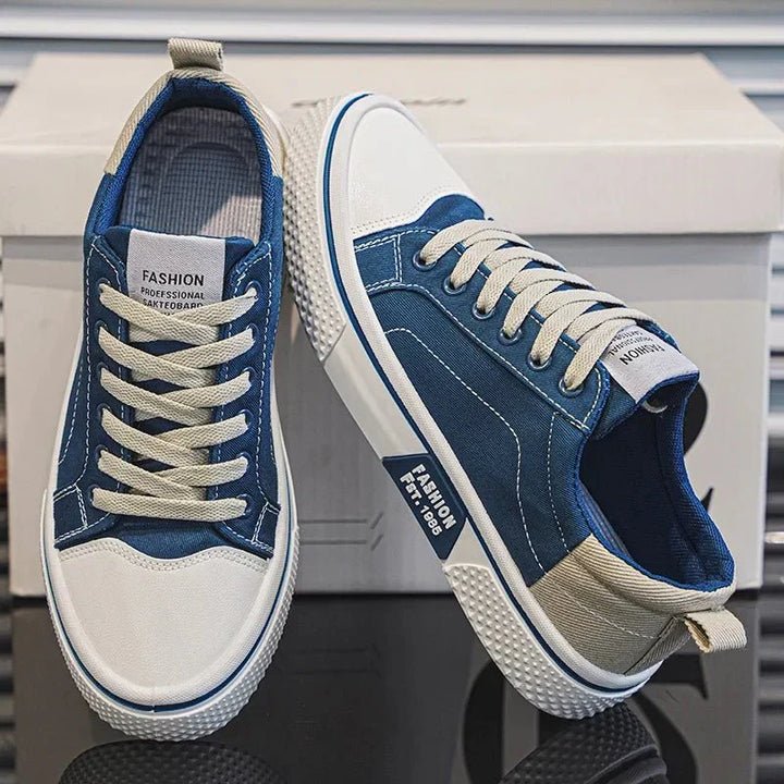 Sneakers uomo retrò basse stringate, perfette per stile casual quotidiano e massimo comfort.