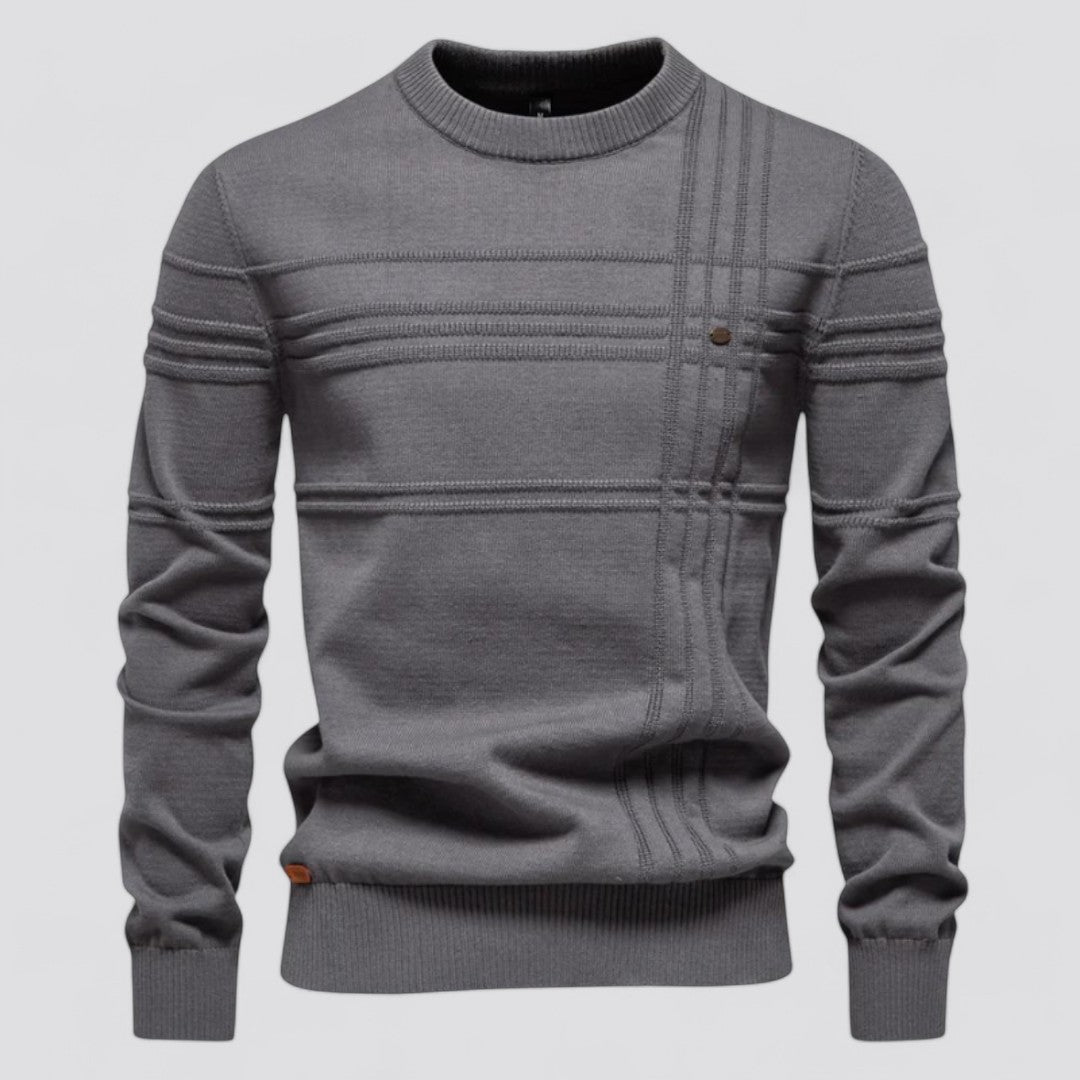 Capo essenziale: maglione uomo in maglieria, per un look autunnale versatile.