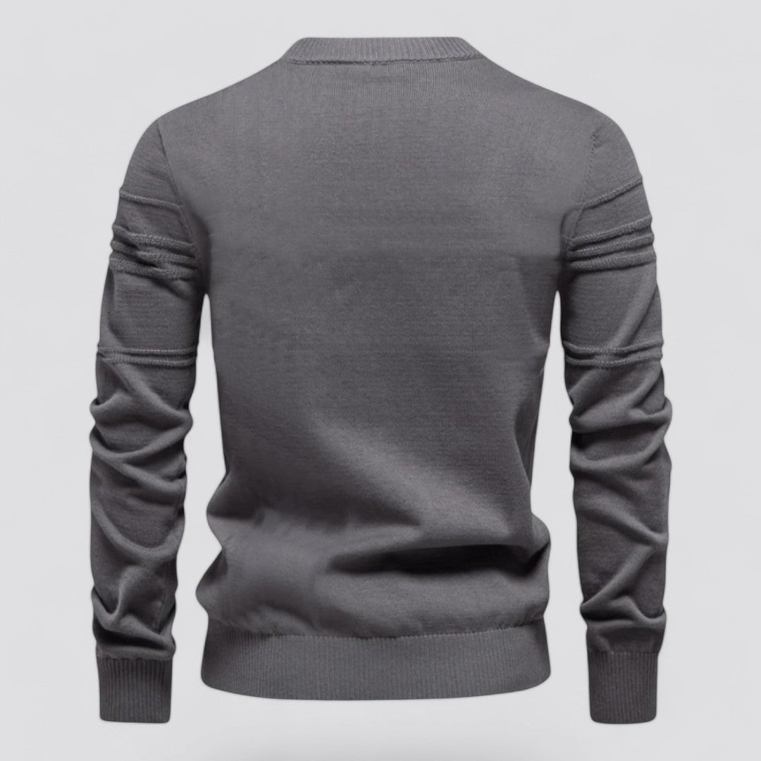 Pullover in maglieria da uomo, comfort e stile per l'abbigliamento autunnale.