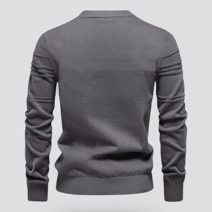 Pullover in maglieria da uomo, comfort e stile per l'abbigliamento autunnale.