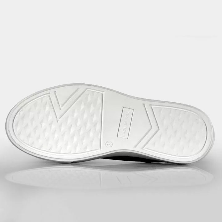 Sneakers uomo Modica bianche: comfort e stile maschile. Scarpe rialzate 6cm con dettagli moda di qualità.