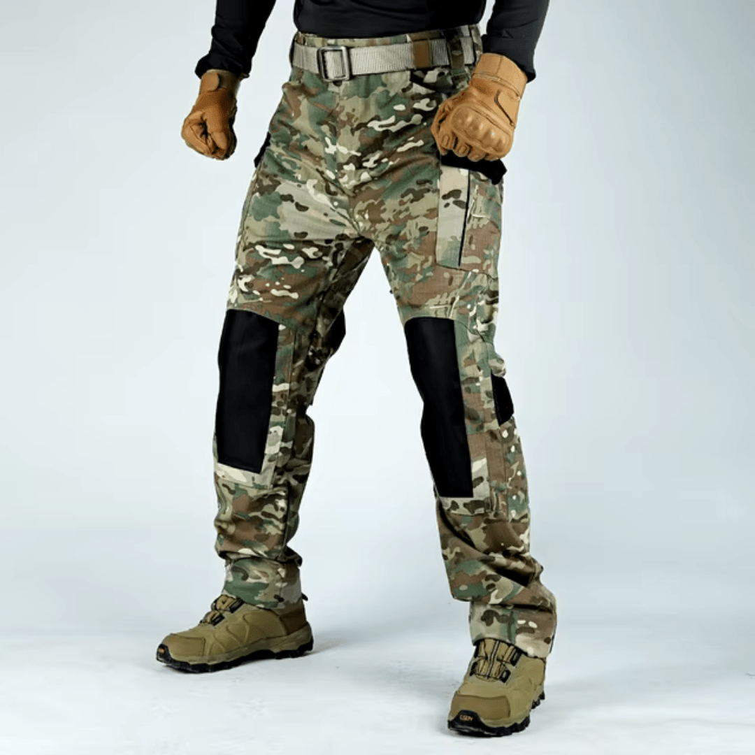 Pantaloni cargo uomo stile casual, verde militare. Comodi e resistenti per lavoro o tempo libero.