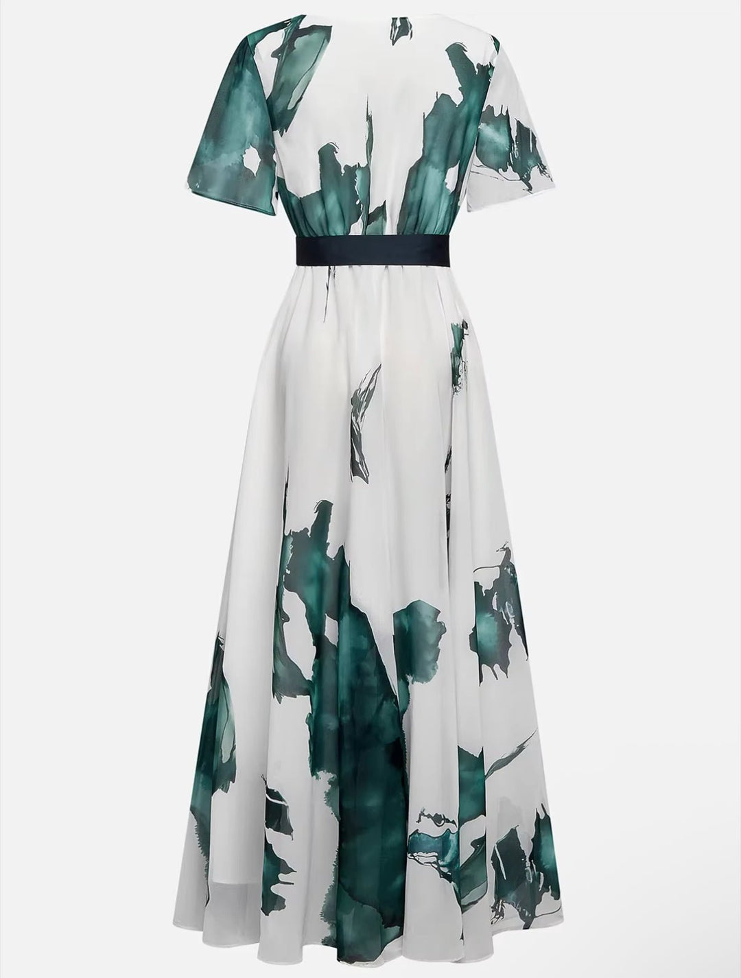 Maxi abito donna chic e confortevole, con stampa acquerello vibrante, perfetto per un look estivo e fluido.