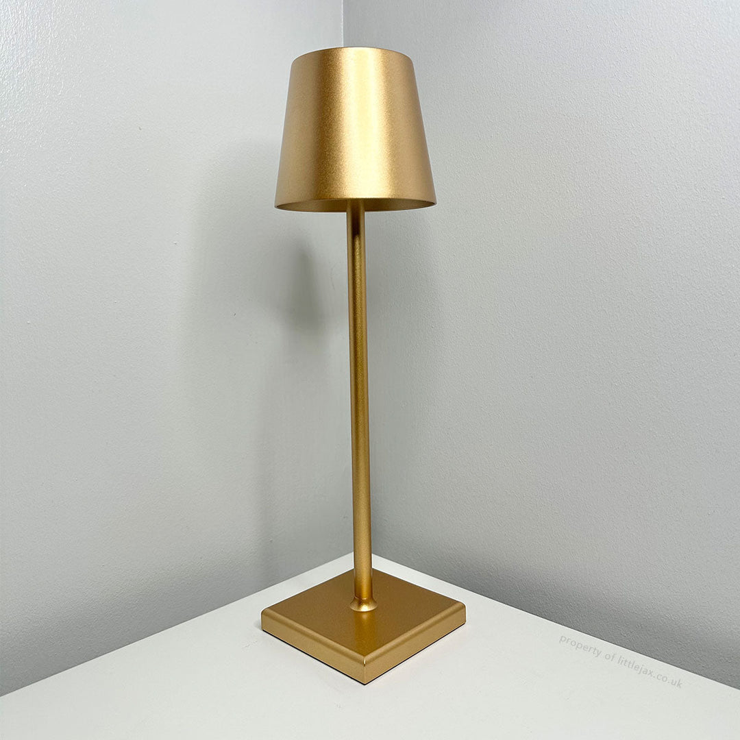 Lampada da tavolo LED, ricaricabile e senza fili, per un'illuminazione calda e soffusa.